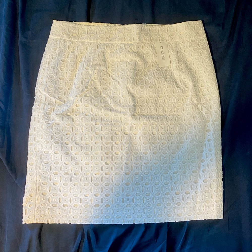 Banana Republic white pencil skirt - NWT